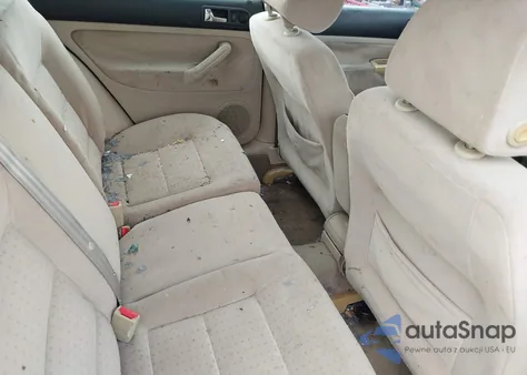 2000 Volkswagen Golf Gls z USA, uszkodzony, nr VIN WVWGC21J7YW665060